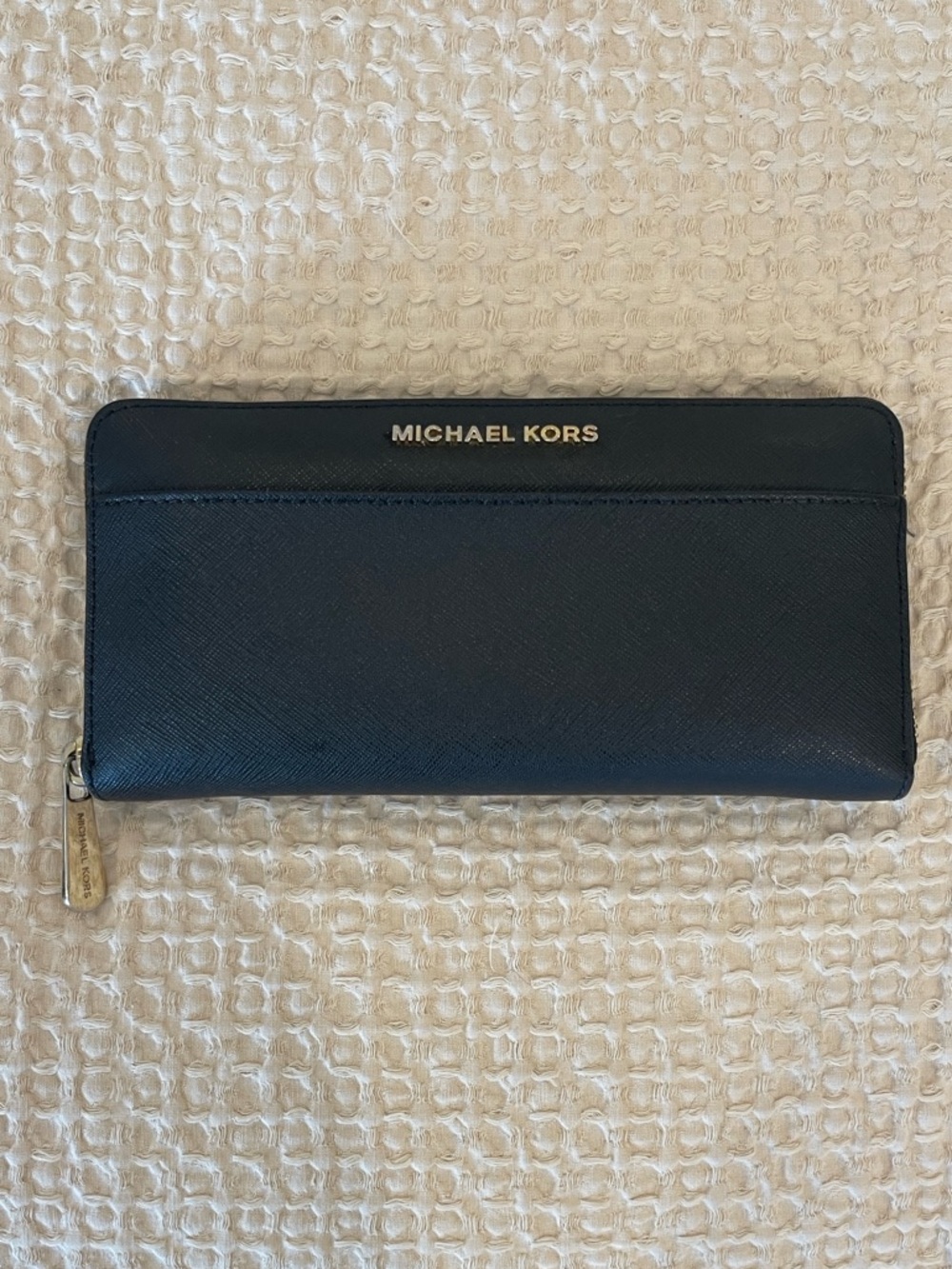 Michael Kors Black Jet Set Clutch Wallet with Gold-toned Hardware EUC